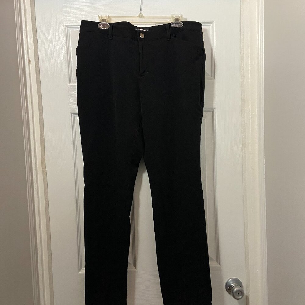 The Willary C Fit Core Pants Black- Size 14 Pre-Owned